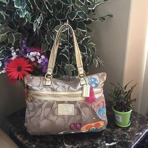 Daisy Pop C Applique